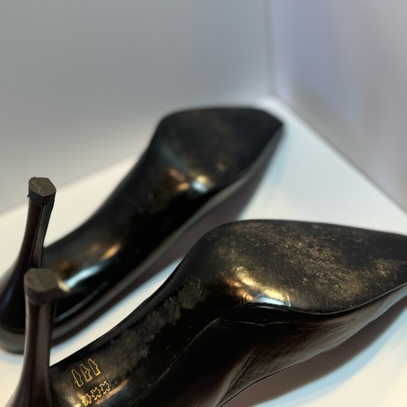 Great condition, beautiful shoe. Perfect for work, comfortable. 4 in heel - Picture 8 of 15